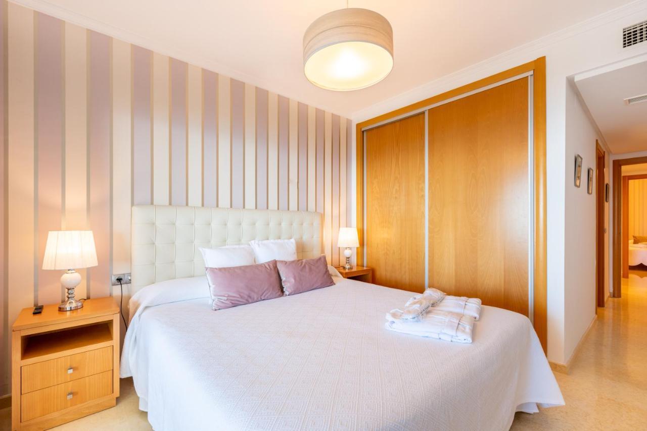 Neptuno Malaga Apartamento De Lujo Рінкон-де-ла-Вікторія Екстер'єр фото